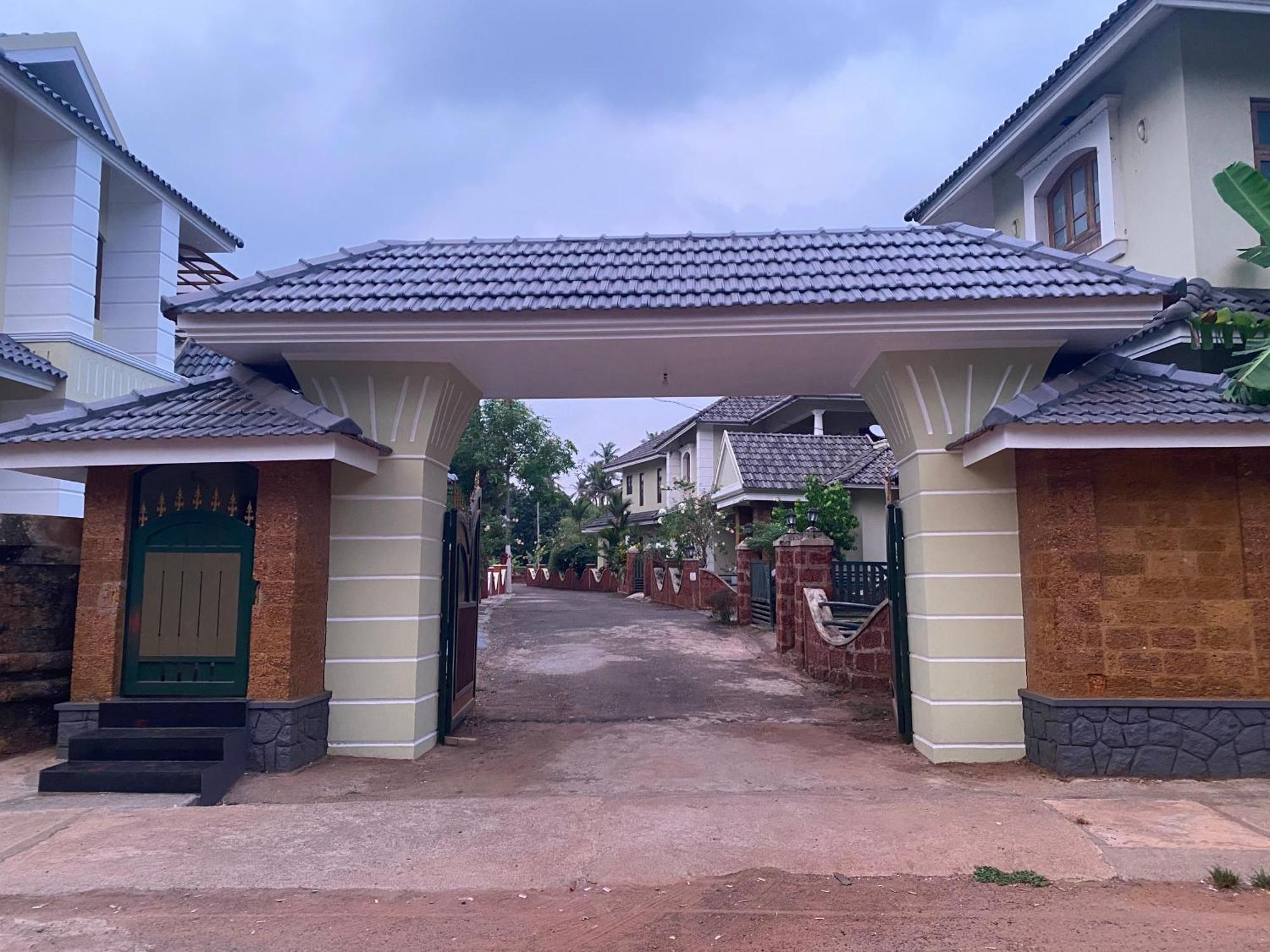 "Radhas" 4Br Villa In Gated Spring Field Community, Kannúr Kültér fotó